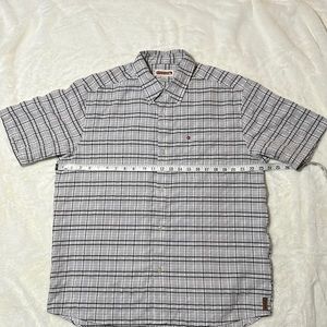 Quiksilver Mens casual button down, size LARGE. Good condition. See photos.